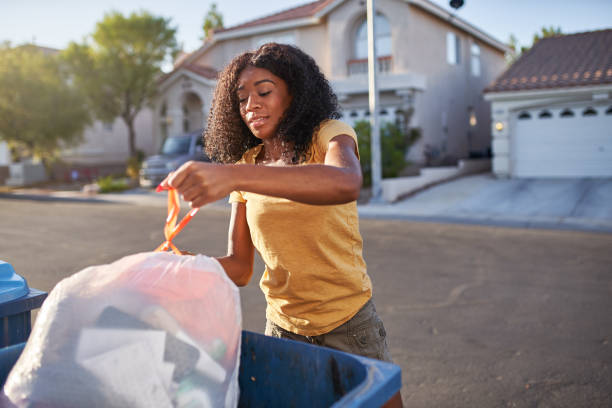 Best Construction Debris Removal  in Staples, CT