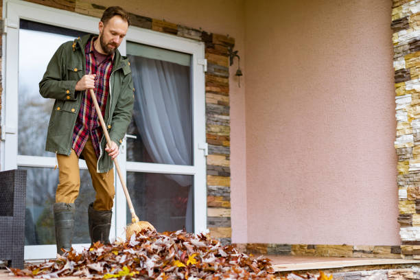 Best Construction Debris Removal  in Staples, CT